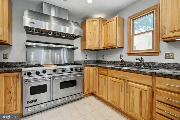 3128 WAYNE RD, Falls Church, VA 22042