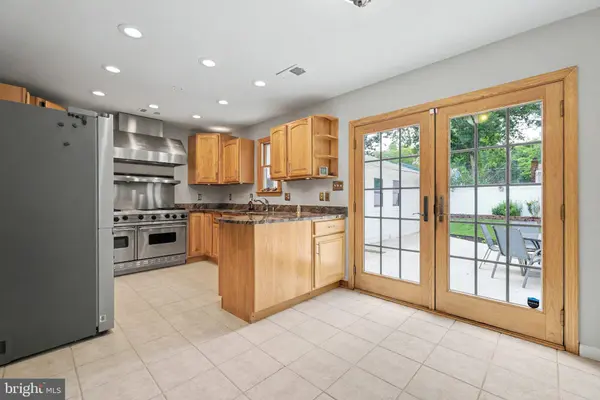 3128 WAYNE RD, Falls Church, VA 22042