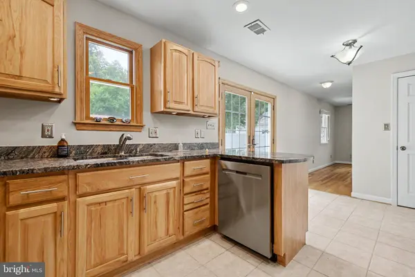 3128 WAYNE RD, Falls Church, VA 22042