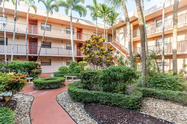 10985 SW 107th St #310, Miami, FL 33176