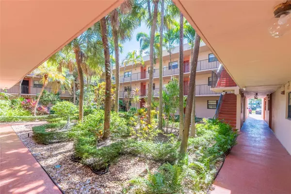 10985 SW 107th St #310, Miami, FL 33176