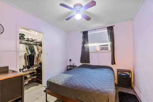 180 NW 59th St, Miami, FL 33127