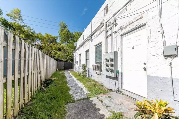 180 NW 59th St, Miami, FL 33127