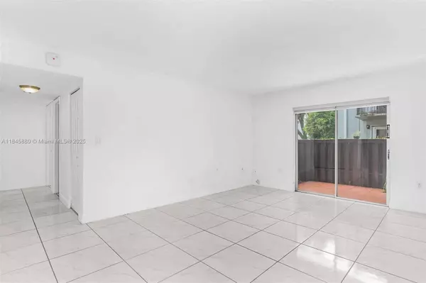 10748 N Kendall Dr #N11, Miami, FL 33176