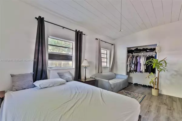 180 NW 59th St, Miami, FL 33127