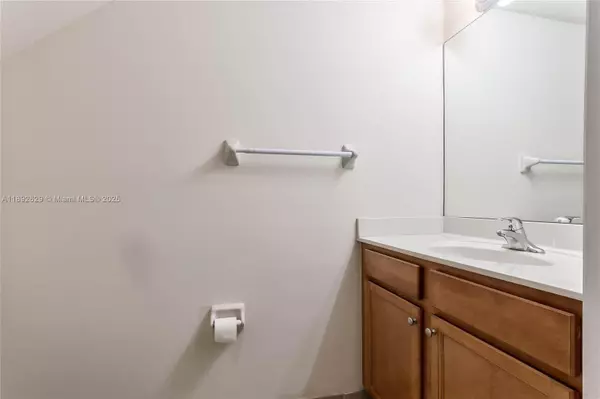 17062 SW 95th Ter, Miami, FL 33196