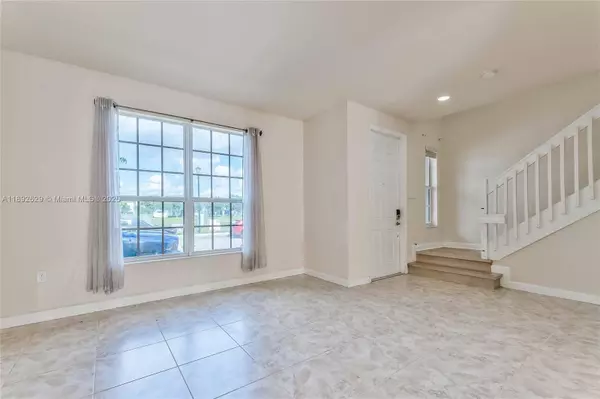 17062 SW 95th Ter, Miami, FL 33196