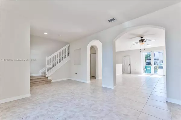 17062 SW 95th Ter, Miami, FL 33196