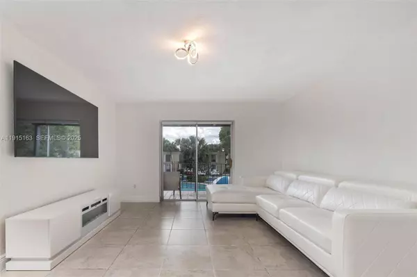 10748 N Kendall Dr #N22, Miami, FL 33176