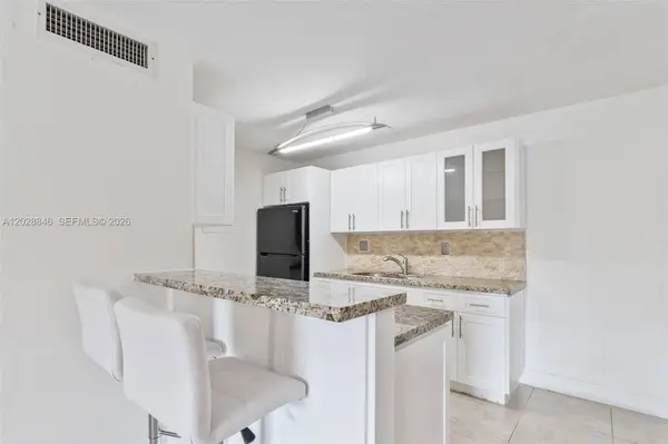 10748 N Kendall Dr #N22, Miami, FL 33176
