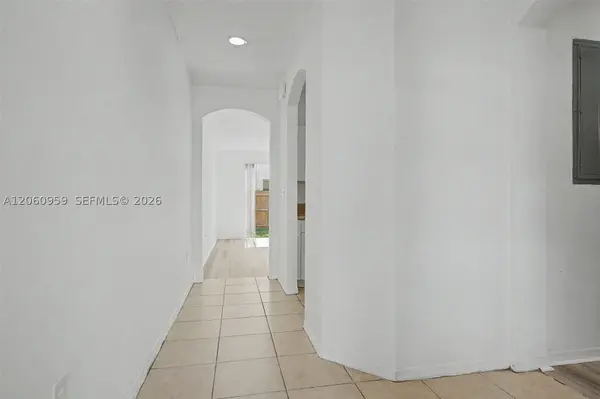 975 NE 42nd Ter #975, Homestead, FL 33033