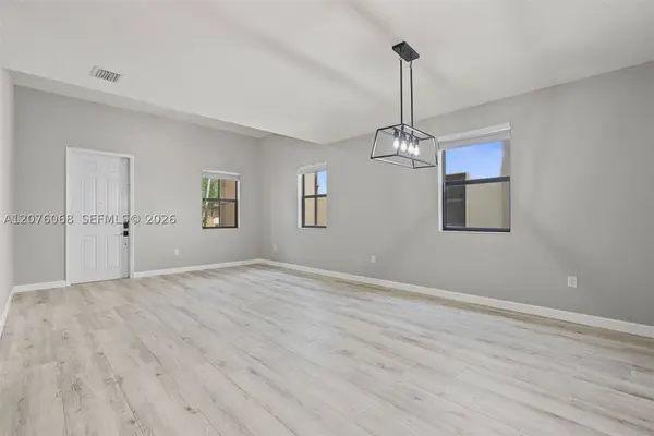 633 SE 35th Ter, Homestead, FL 33033