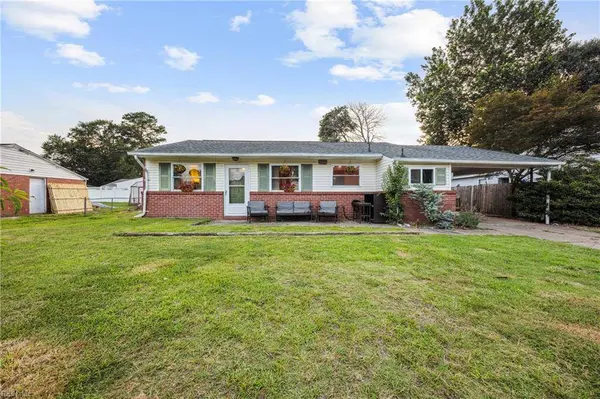 425 Bamboo LN, Virginia Beach, VA 23452