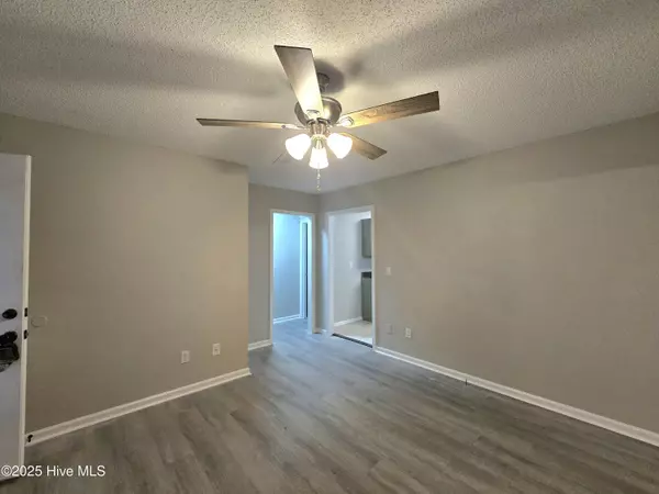 1304 Stacie DR, Elizabeth City, NC 27909