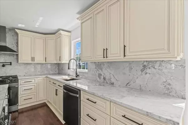 96 2nd Ave, Raritan Boro, NJ 08869