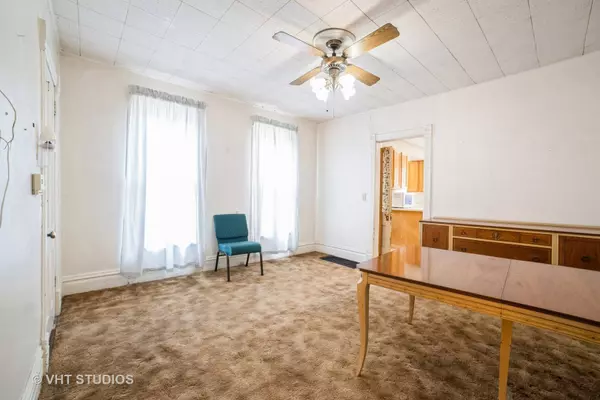 164 S Porter ST, Elgin, IL 60120