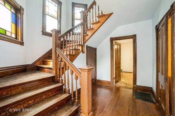 164 S Porter ST, Elgin, IL 60120