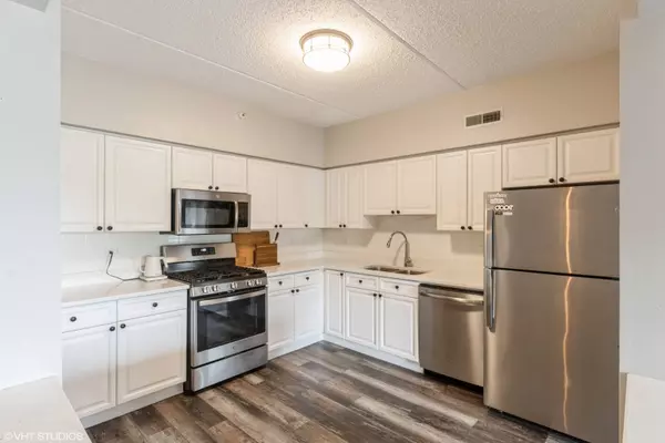 59 S Hale Street #203, Palatine, IL 60067