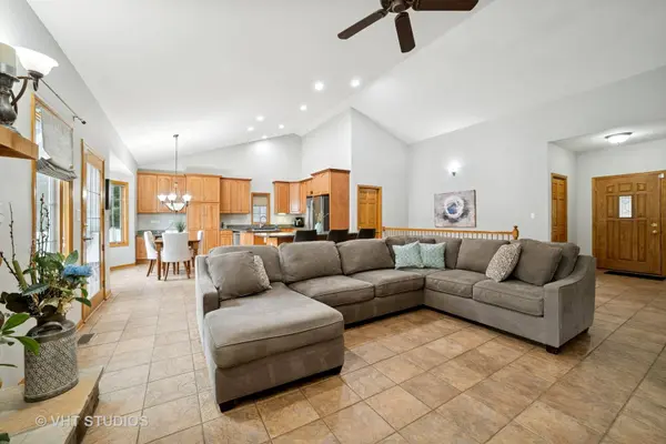 313 S Commonwealth Avenue, Elgin, IL 60123