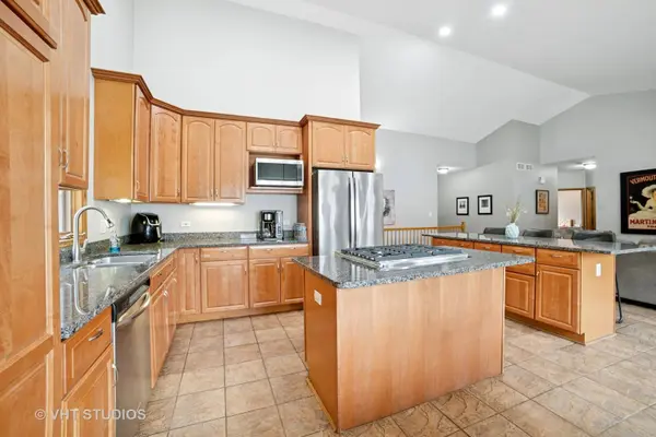 313 S Commonwealth Avenue, Elgin, IL 60123