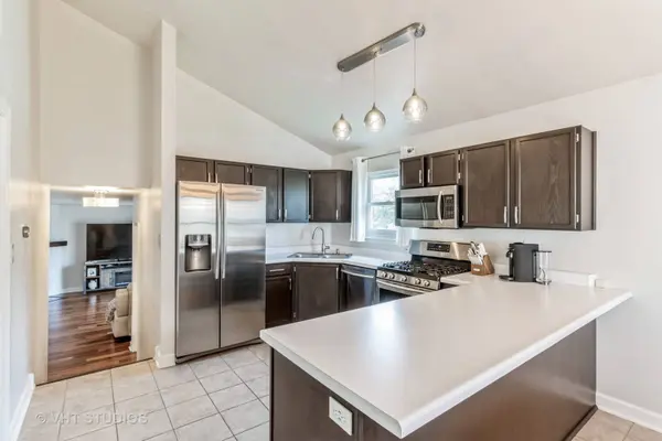 5 MARION CT, Lake In The Hills, IL 60156