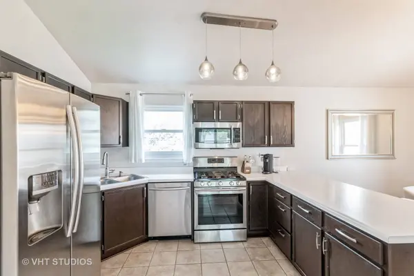 5 MARION CT, Lake In The Hills, IL 60156