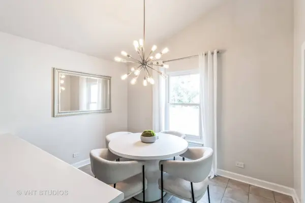 5 MARION CT, Lake In The Hills, IL 60156