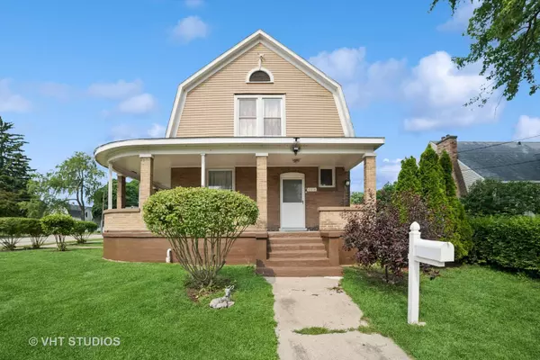 558 N Crystal ST, Elgin, IL 60123