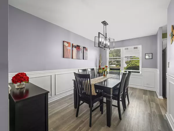 901 Wesley LN, Algonquin, IL 60102