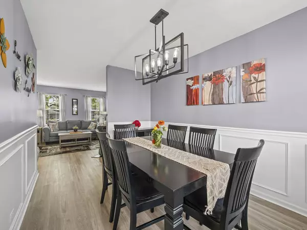 901 Wesley Lane, Algonquin, IL 60102