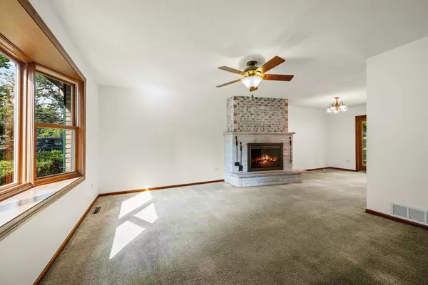 533 Wendt Avenue, East Dundee, IL 60118