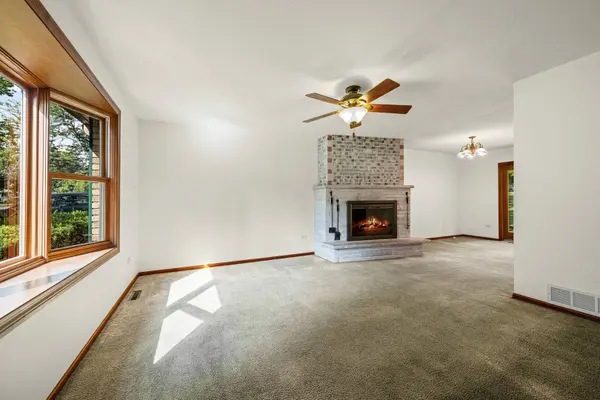 533 Wendt AVE, East Dundee, IL 60118