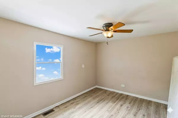 7919 Hill DR, Wonder Lake, IL 60097