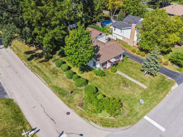 101 Oakleaf Road, Lake In The Hills, IL 60156