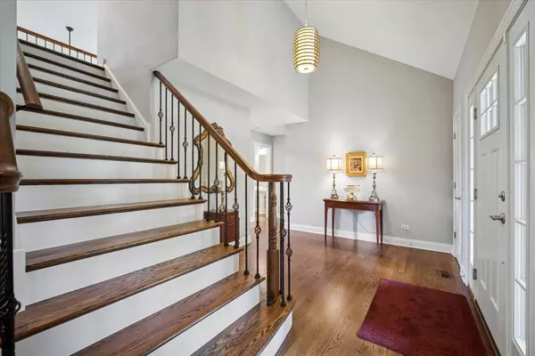 212 Jamestowne Road, Sleepy Hollow, IL 60118