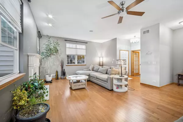 672 Falls Circle, Pingree Grove, IL 60140