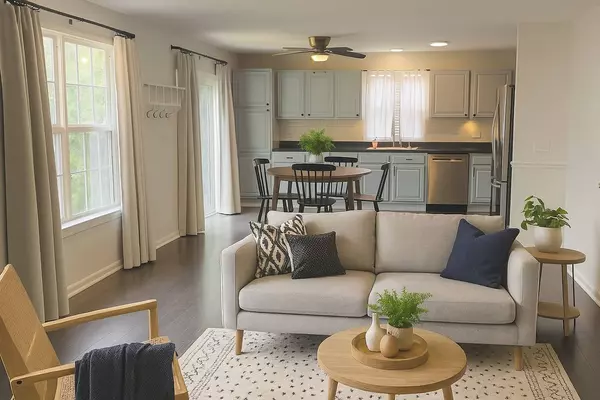 1433 Deer Creek LN, Lake In The Hills, IL 60156