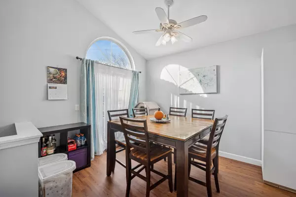 270 Nautical Way, Elgin, IL 60123