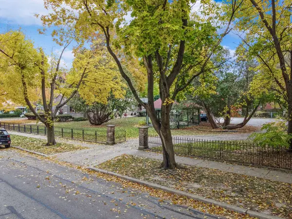 305 Oregon AVE, West Dundee, IL 60118