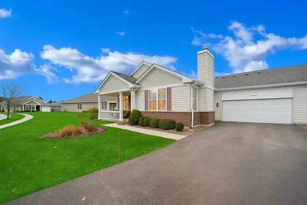 672 N Falls CIR, Pingree Grove, IL 60140