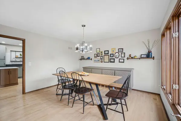 9620 Fox Shores DR, Algonquin, IL 60102