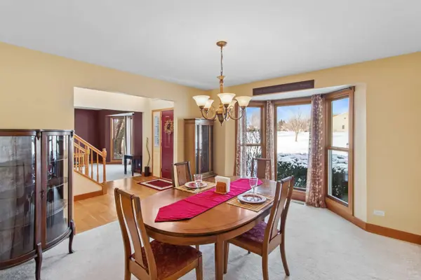 433 Running Deer LN, Gilberts, IL 60136