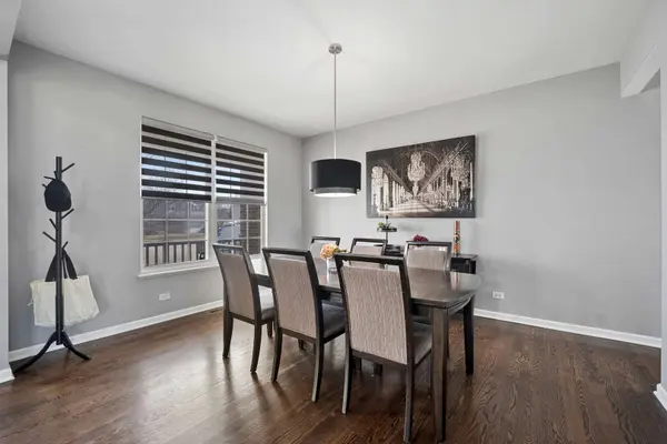 82 Brentwood Drive, Gilberts, IL 60136