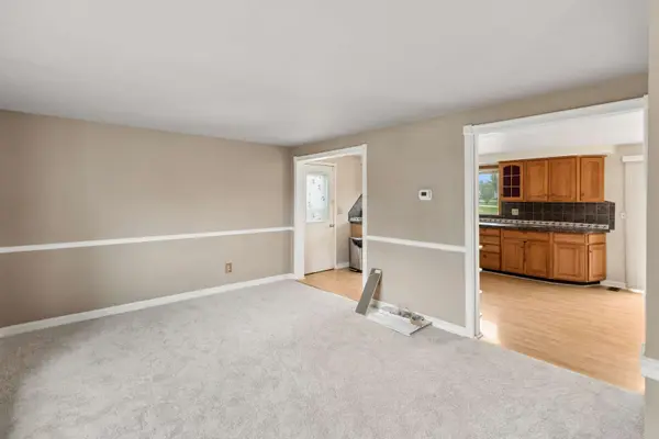 215 Tollview Court, Gilberts, IL 60136