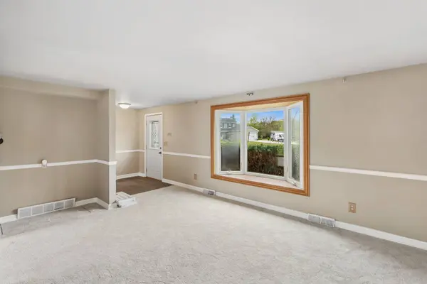 215 Tollview Court, Gilberts, IL 60136