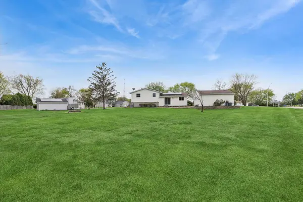 215 Tollview Court, Gilberts, IL 60136