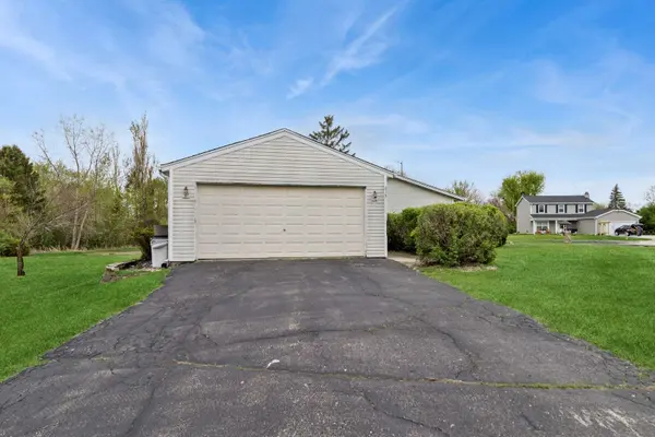 215 Tollview Court, Gilberts, IL 60136