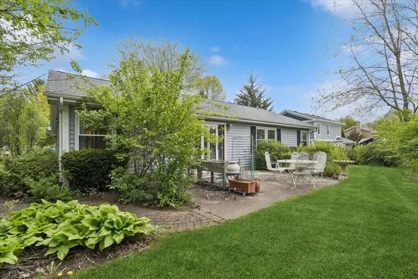 1165 Holly Lane, Algonquin, IL 60102