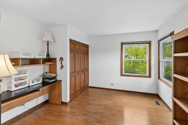 1165 Holly Lane, Algonquin, IL 60102