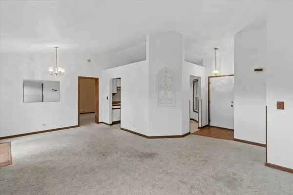 1165 Holly Lane, Algonquin, IL 60102